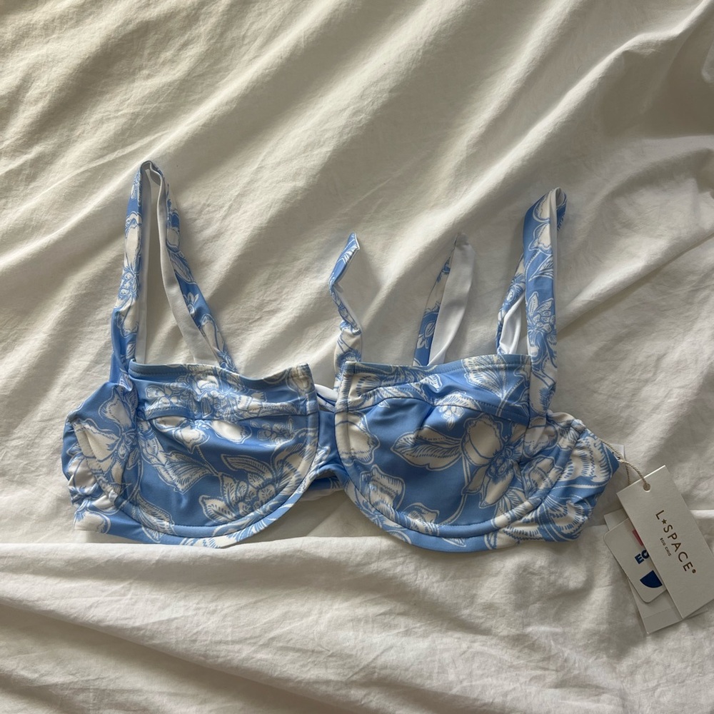 NWT L space bikini top